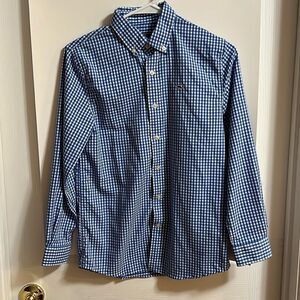 Vineyard Vines youth boys size 12-14 blue/white whale shirt.